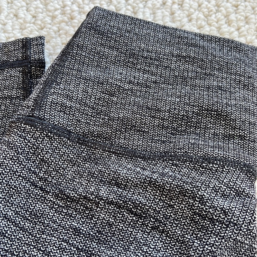 LULULEMON - Picture 4 of 4